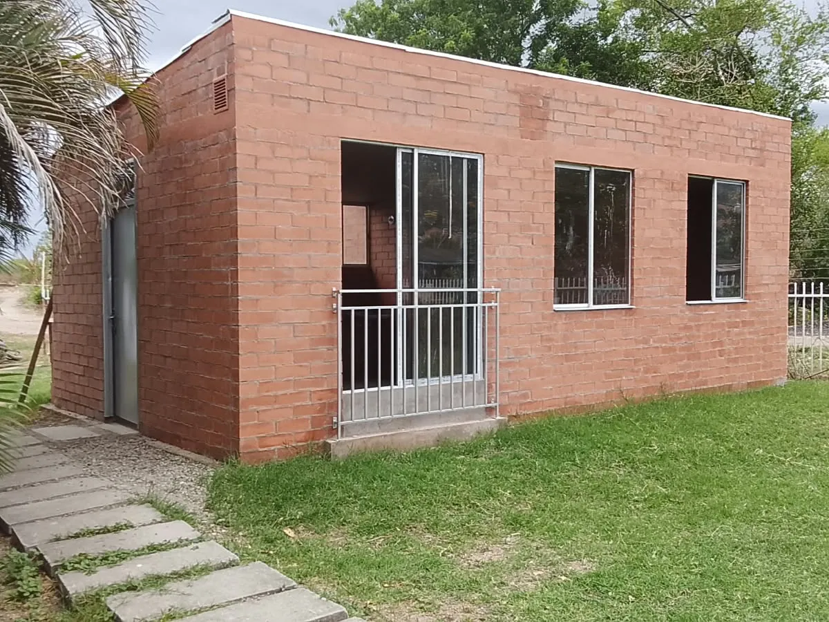 Apartamento modelo rodeado de zona verde, con las montañas de Girardot al fondo